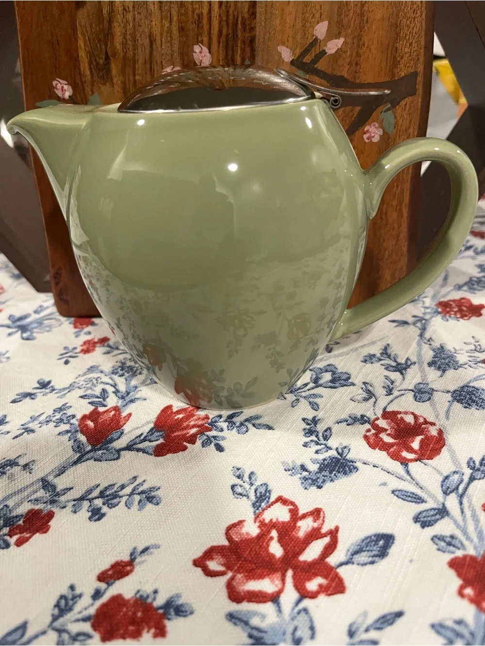 Beautiful- Ceramic Tea Pot with Stainless Steel Infuser in Sage Green Zero Japan